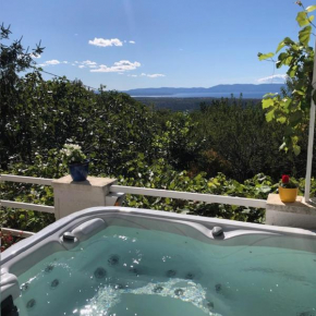 Apartment Paris with jacuzzi and sea view